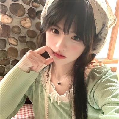 照片里的伴娘